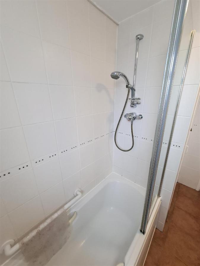 3 Bedroom Apartment Coventry - Hosted By Coventry Accommodation מראה חיצוני תמונה