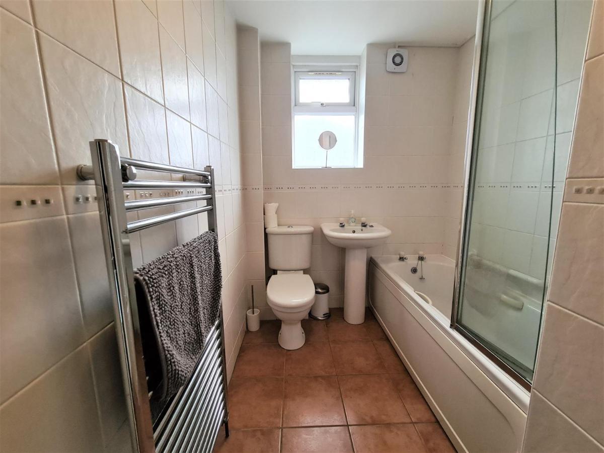 3 Bedroom Apartment Coventry - Hosted By Coventry Accommodation מראה חיצוני תמונה