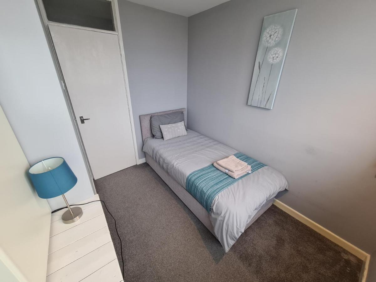 3 Bedroom Apartment Coventry - Hosted By Coventry Accommodation מראה חיצוני תמונה