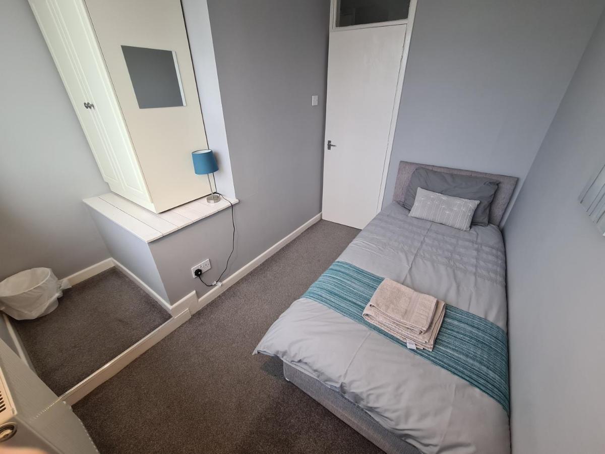 3 Bedroom Apartment Coventry - Hosted By Coventry Accommodation מראה חיצוני תמונה